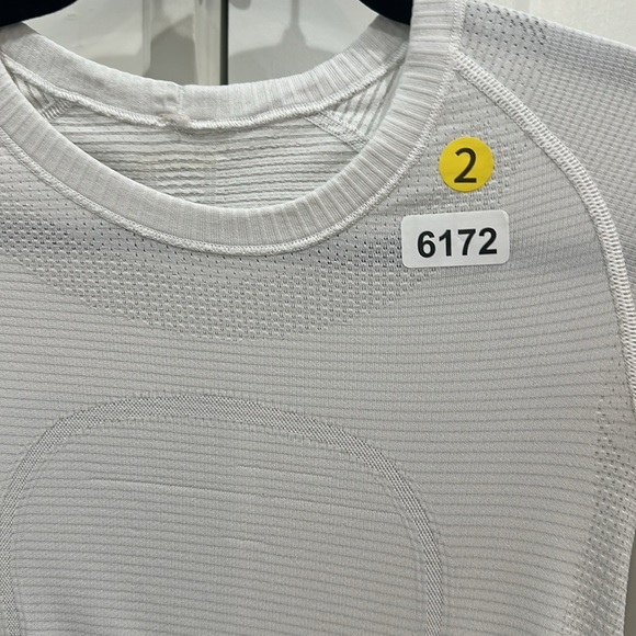 (6172)  🍋 LULULEMON RUN: Swiftly Tech Long Sleeve Crew Sz 2 WHITE *EUC - Picture 8 of 10